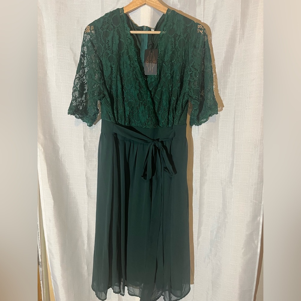 NWT beautiful green dress